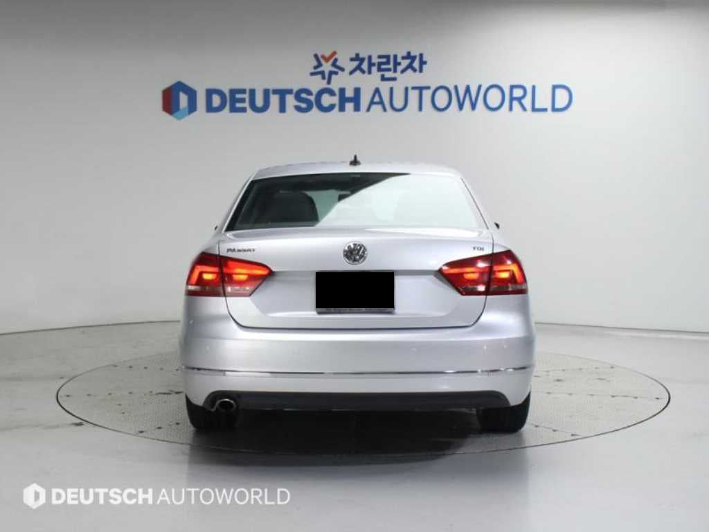 Volkswagen Passat — photo 04
