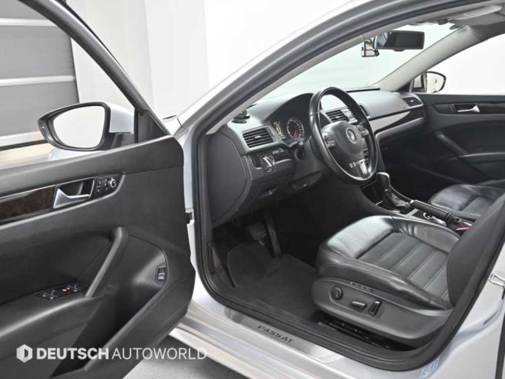 Volkswagen Passat — photo 11