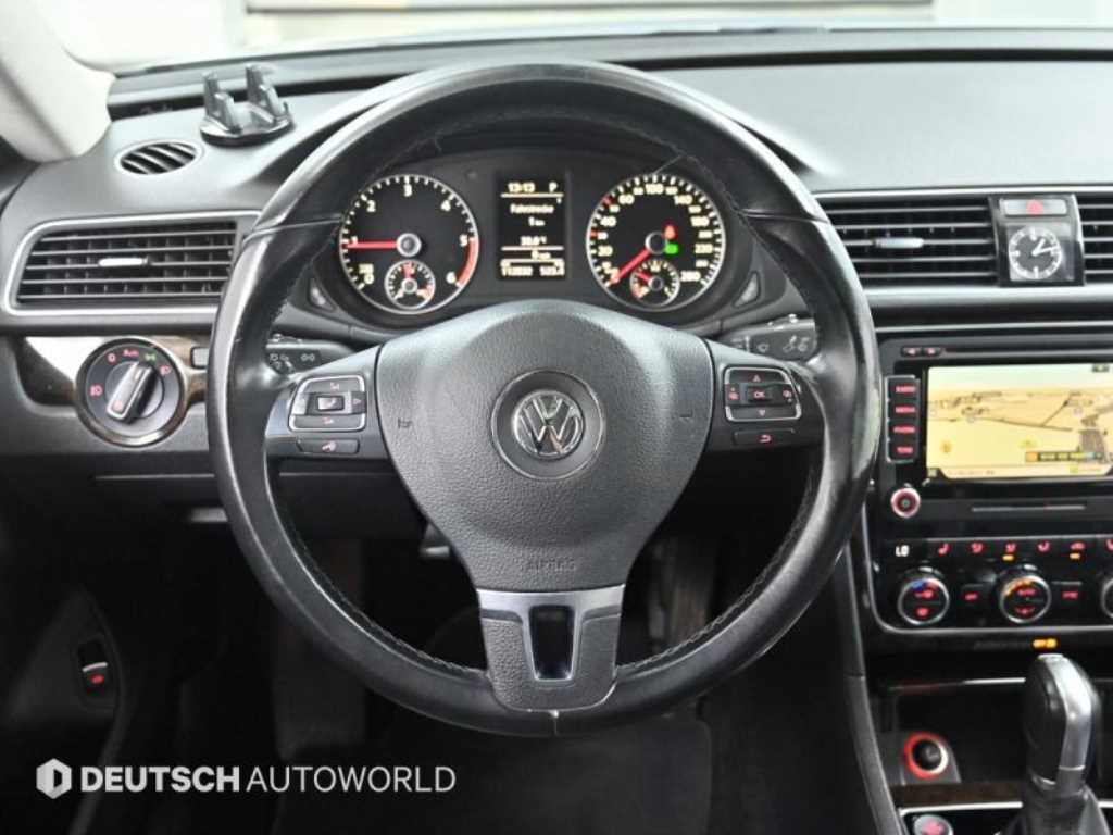 Volkswagen Passat — photo 13