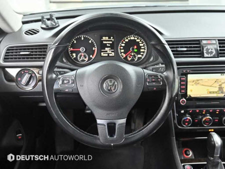 Volkswagen Passat — photo 13