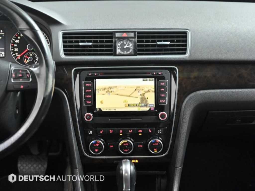 Volkswagen Passat — photo 14