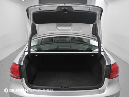 Volkswagen Passat — photo 20
