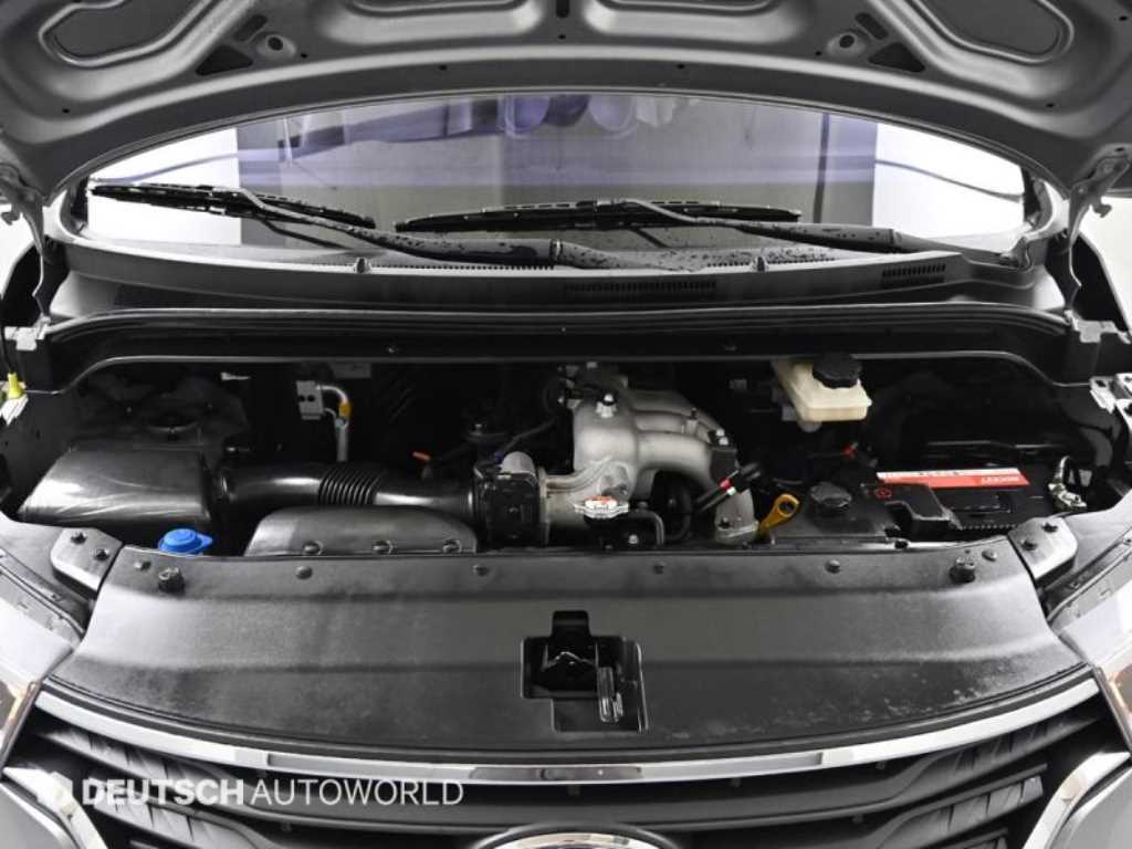 Hyundai Starex — photo 06