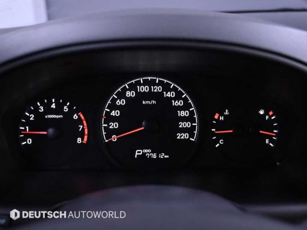 Hyundai Starex — photo 08