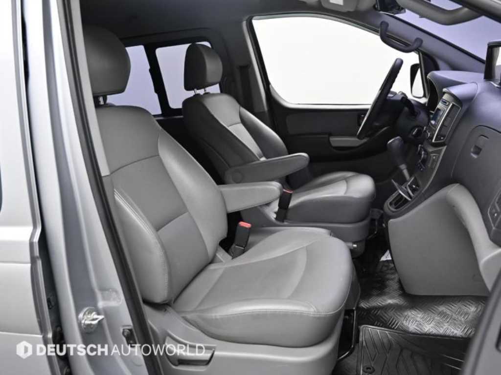 Hyundai Starex — photo 10