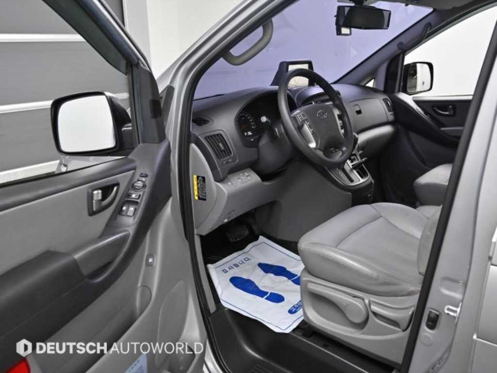 Hyundai Starex — photo 11