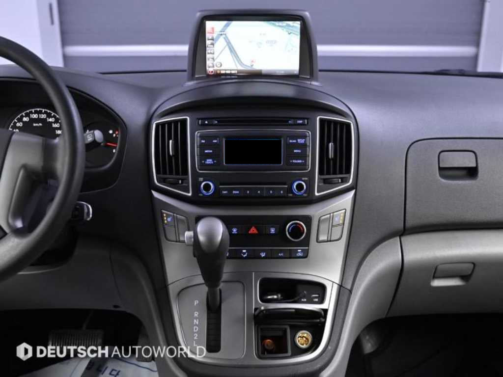 Hyundai Starex — photo 14
