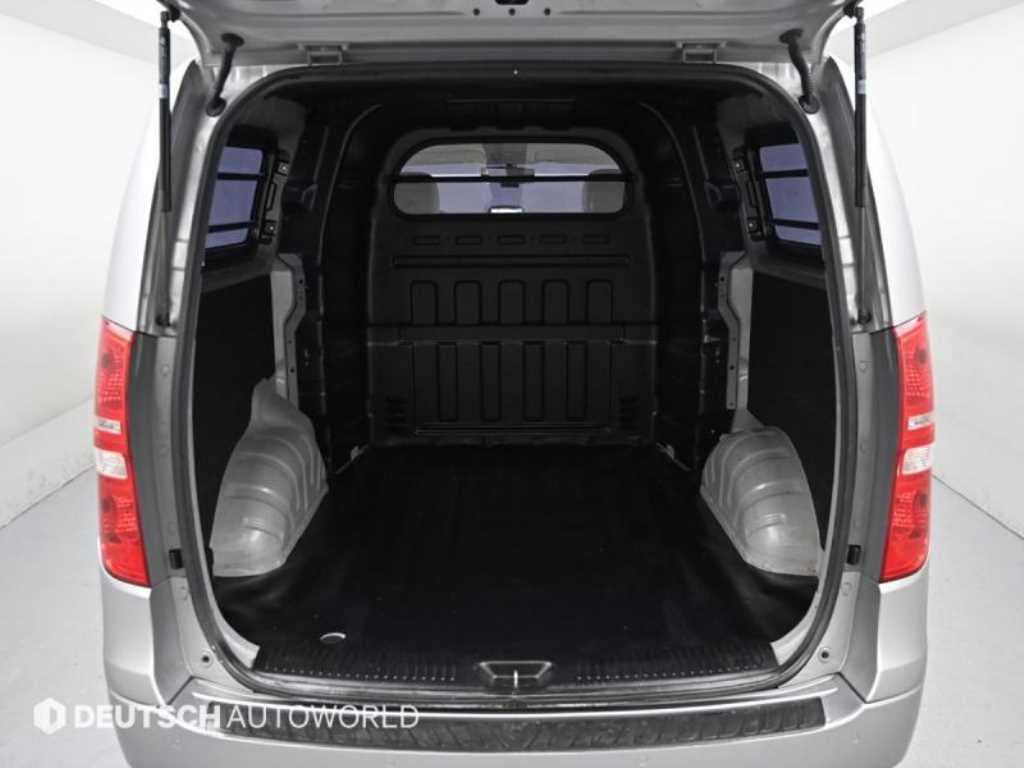 Hyundai Starex — photo 20