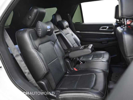 Ford Explorer — photo 12