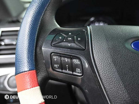 Ford Explorer — photo 16