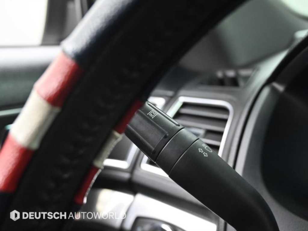 Ford Explorer — photo 17