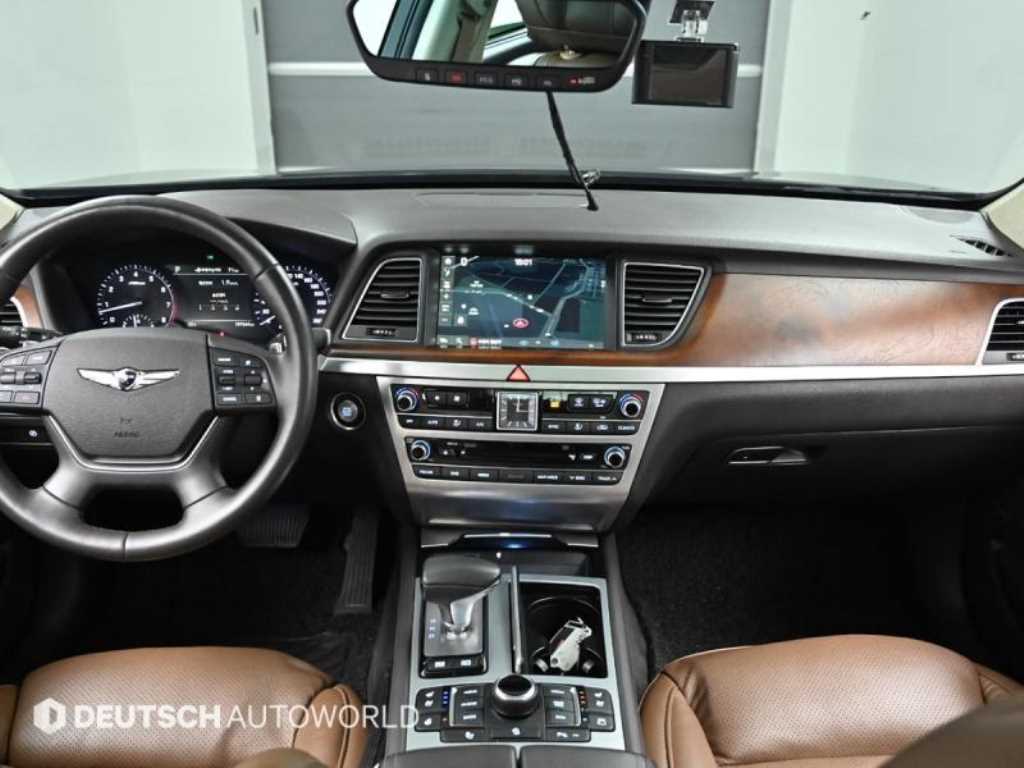 Genesis G80 — photo 07