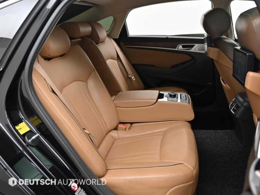 Genesis G80 — photo 12
