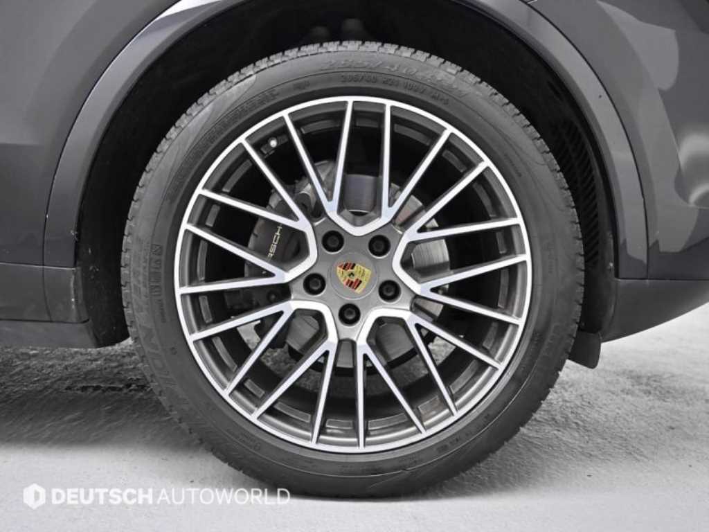 Porsche Cayenne — photo 05
