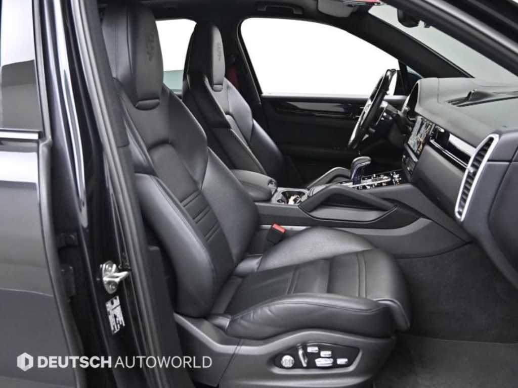 Porsche Cayenne — photo 10