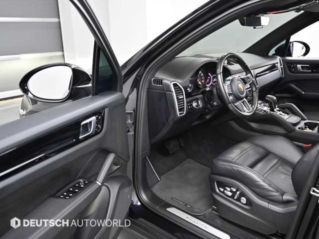 Porsche Cayenne — photo 11