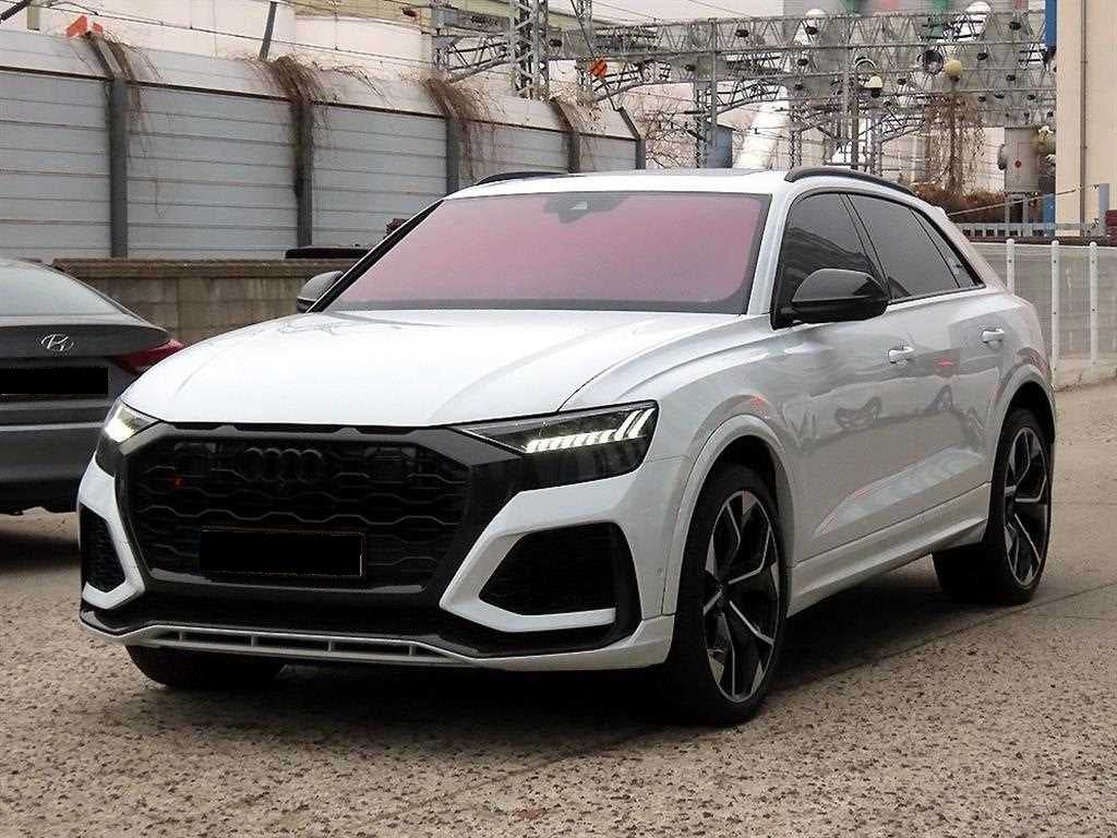 Audi RSQ8 — photo 01