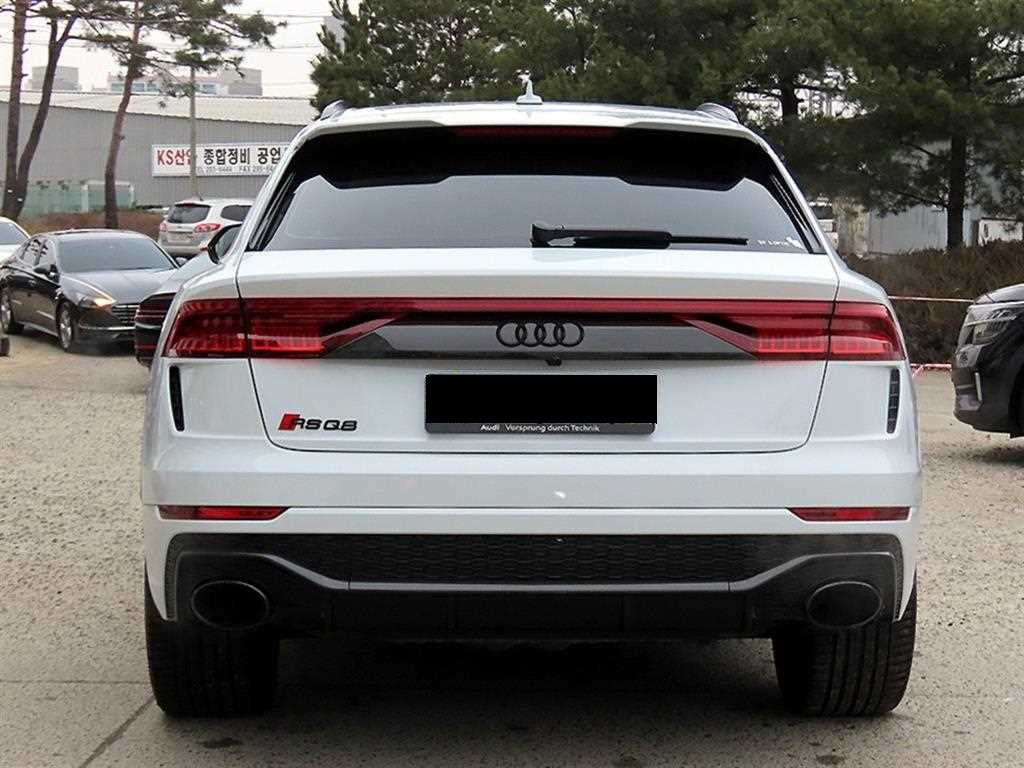 Audi RSQ8 — photo 04