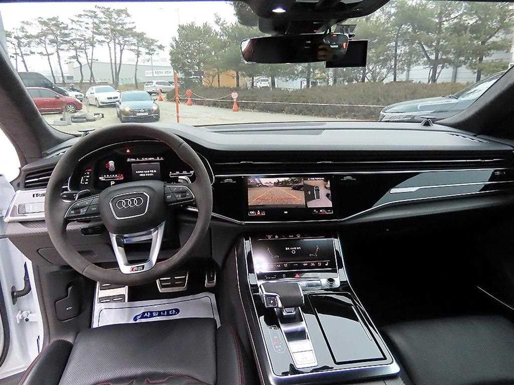 Audi RSQ8 — photo 07