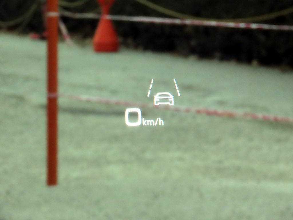 Audi RSQ8 — photo 10