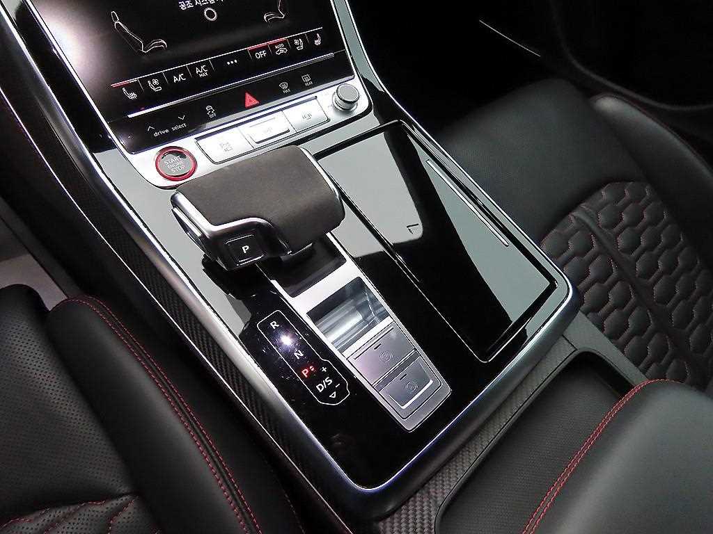 Audi RSQ8 — photo 11