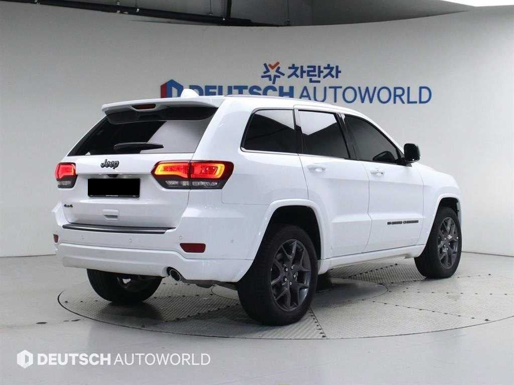 Jeep Cherokee — photo 02
