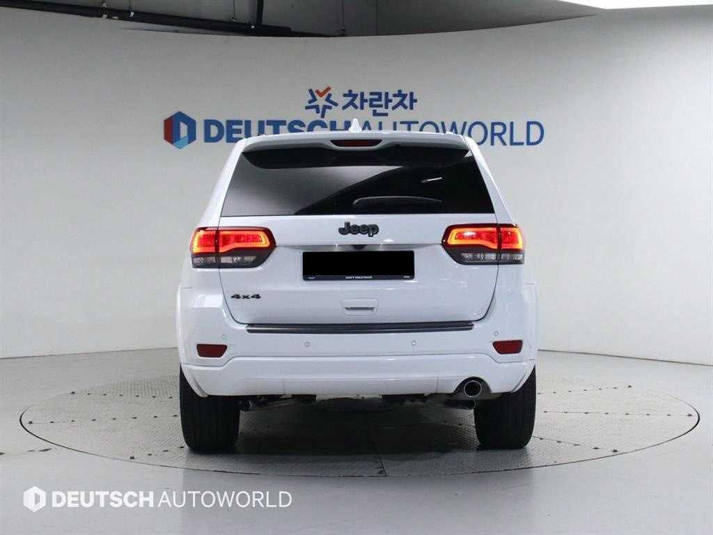 Jeep Cherokee — photo 04