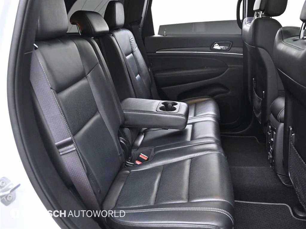Jeep Cherokee — photo 10