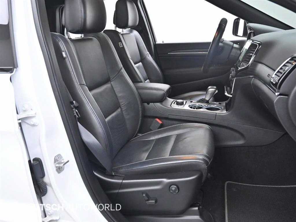 Jeep Cherokee — photo 12