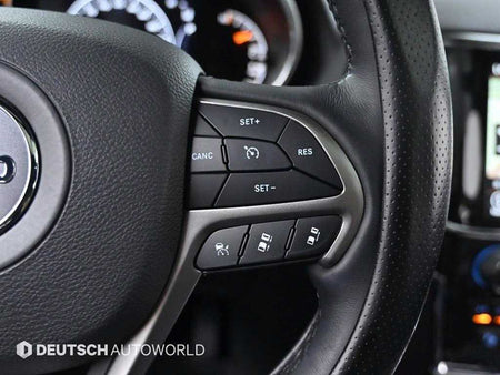 Jeep Cherokee — photo 18