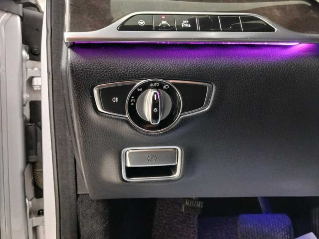 Mercedes-Benz S-Class — photo 12