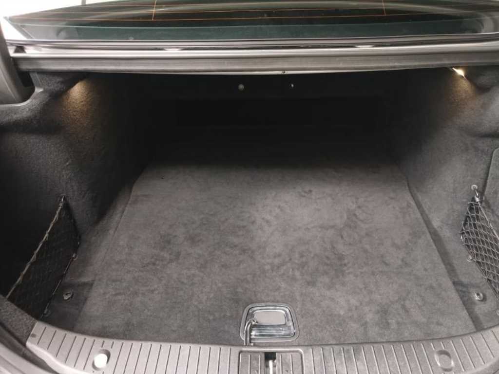 Mercedes-Benz S-Class — photo 17