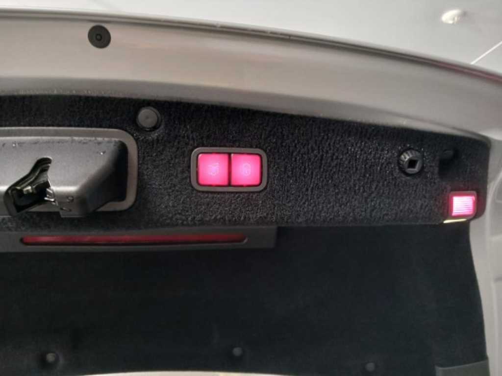 Mercedes-Benz S-Class — photo 18
