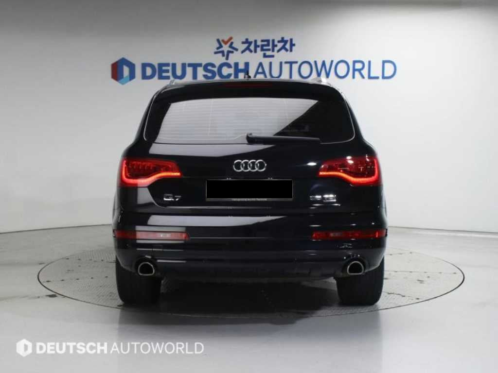 Audi Q7 — photo 04