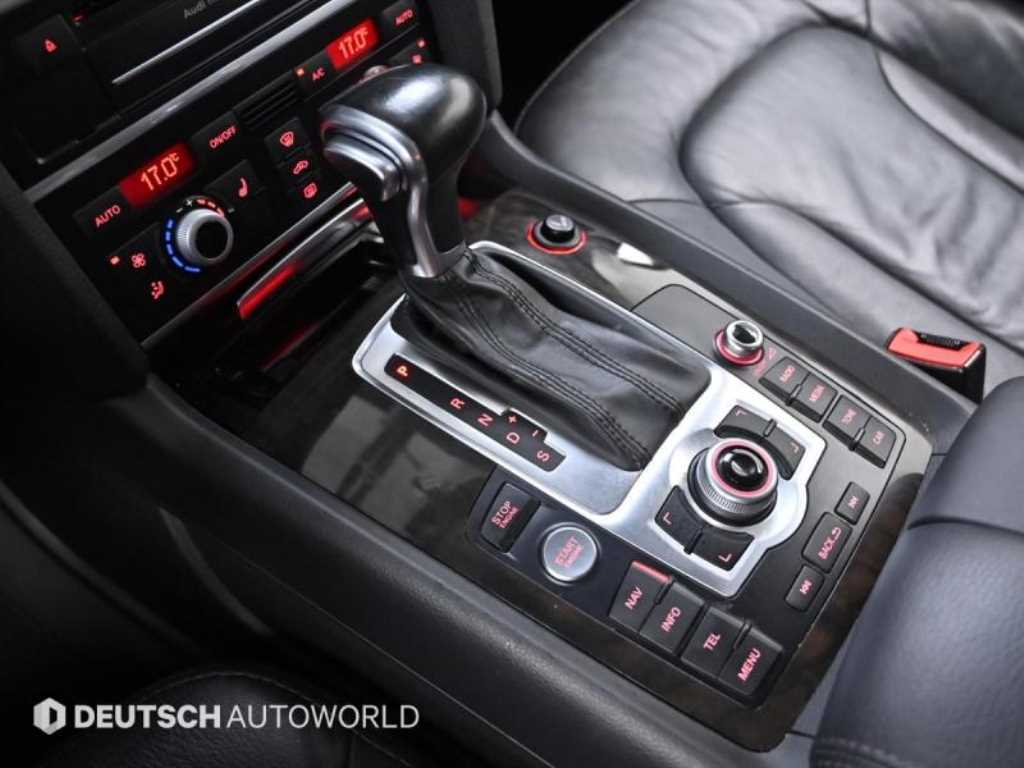 Audi Q7 — photo 09