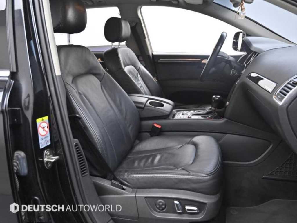 Audi Q7 — photo 10