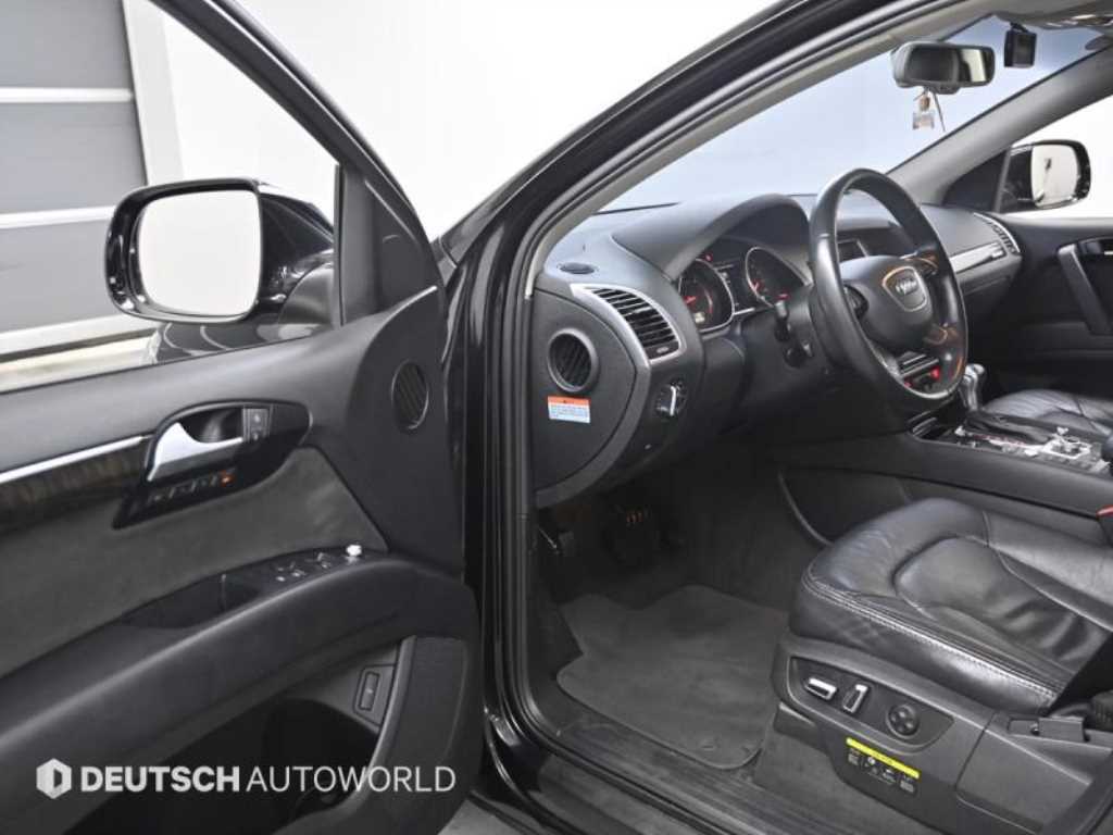 Audi Q7 — photo 11
