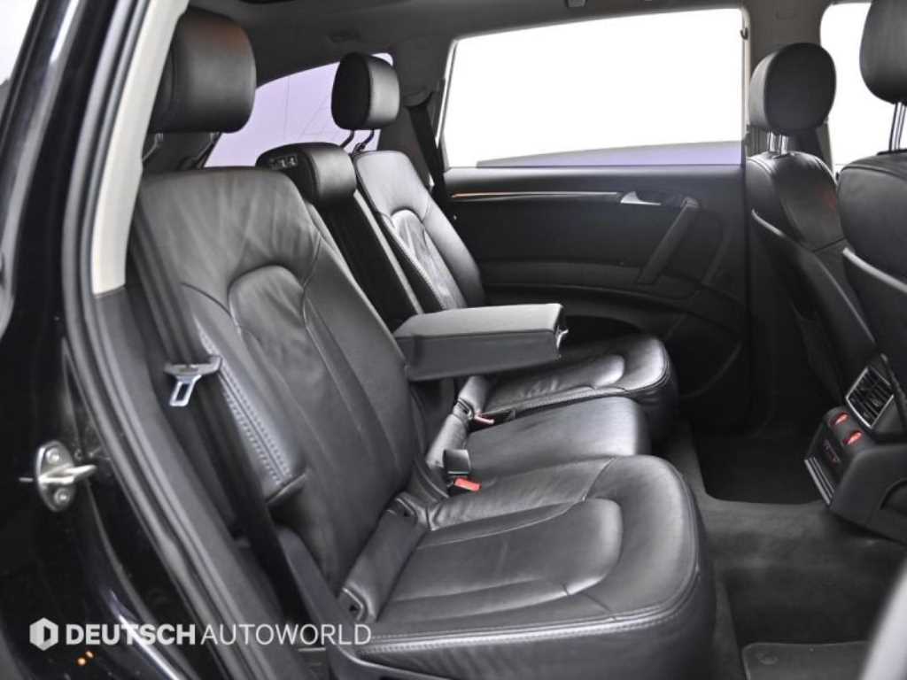 Audi Q7 — photo 12