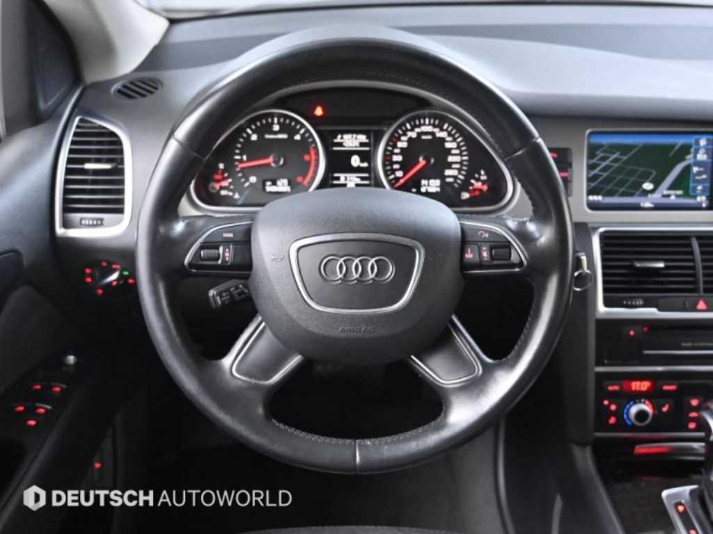 Audi Q7 — photo 13