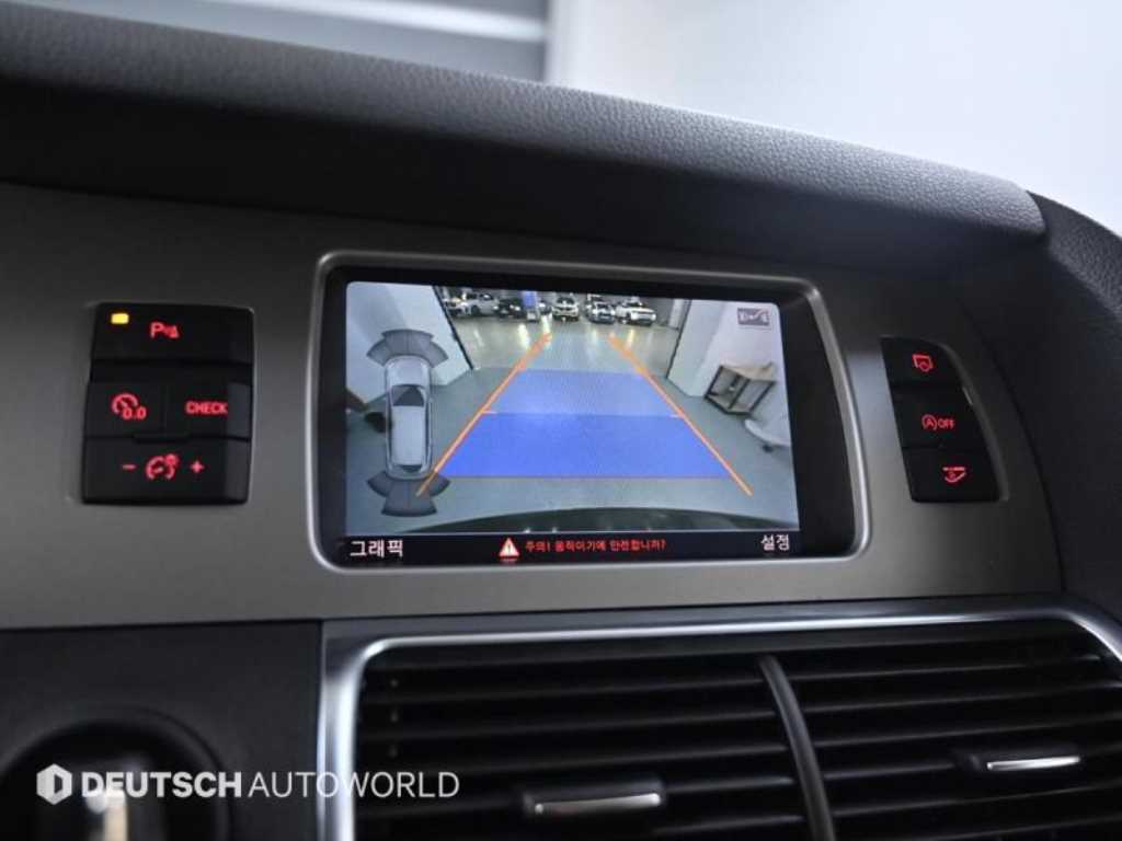 Audi Q7 — photo 15