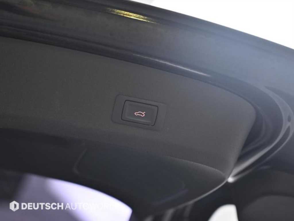 Audi Q7 — photo 20