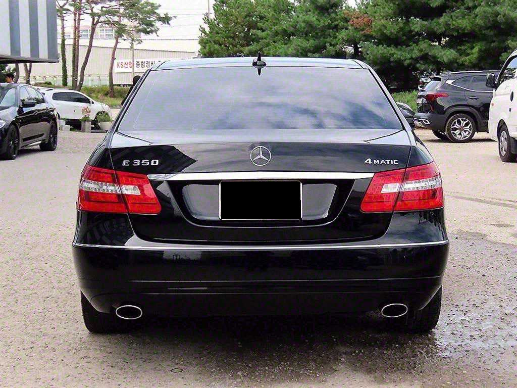 Mercedes-Benz E-Class — photo 04