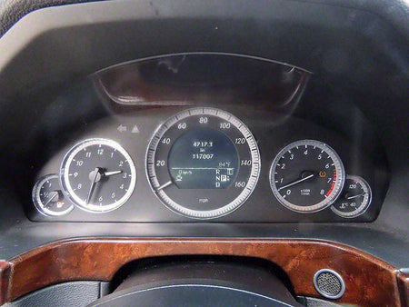 Mercedes-Benz E-Class — photo 09