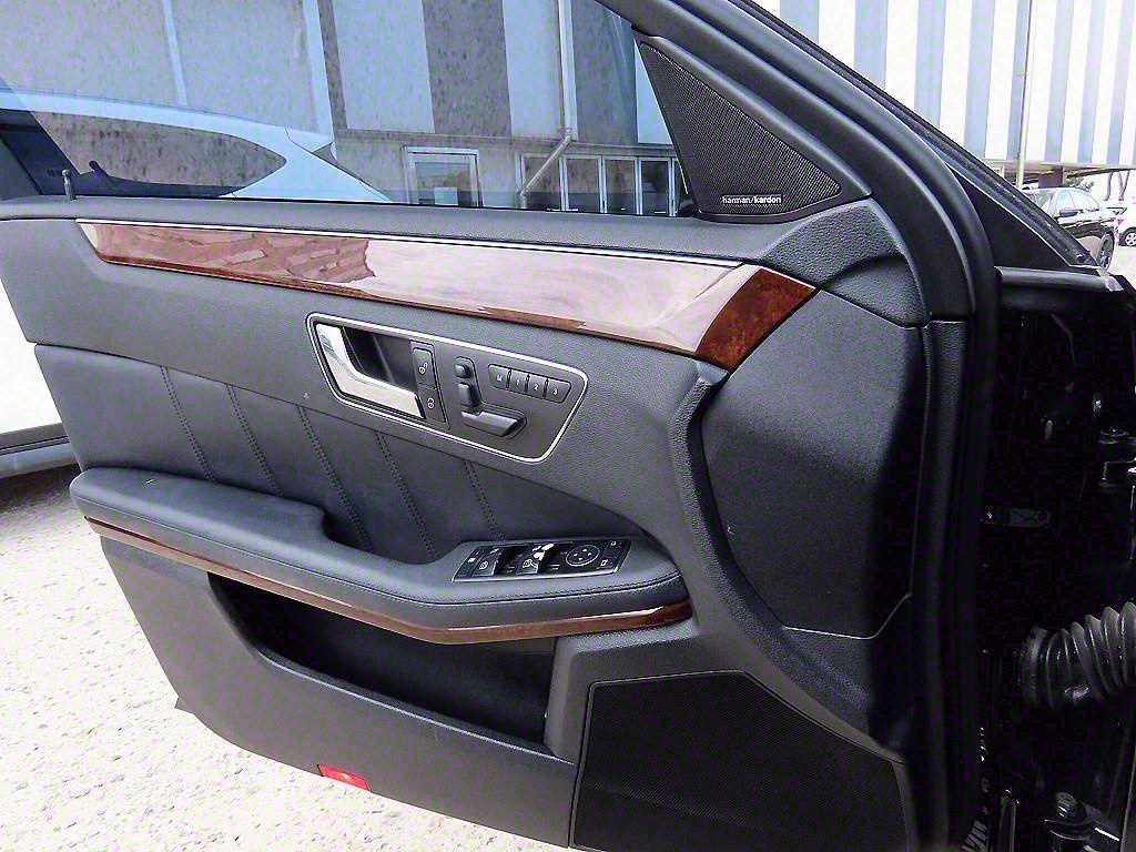 Mercedes-Benz E-Class — photo 11