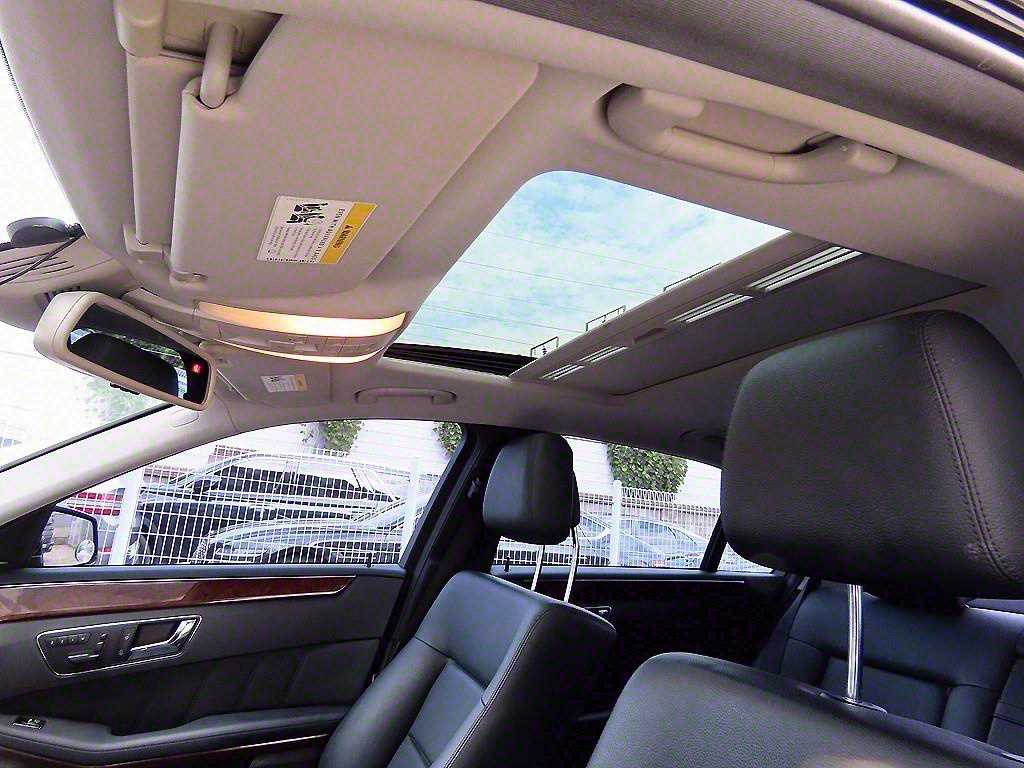 Mercedes-Benz E-Class — photo 18