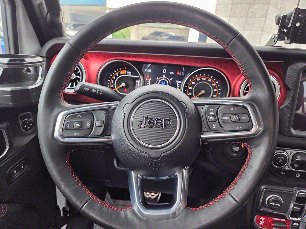 Jeep Wrangler — photo 07