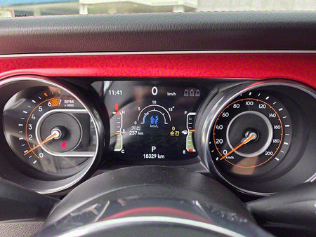 Jeep Wrangler — photo 08