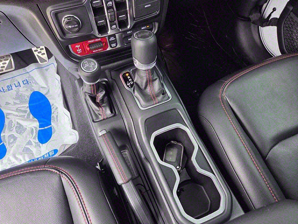 Jeep Wrangler — photo 11