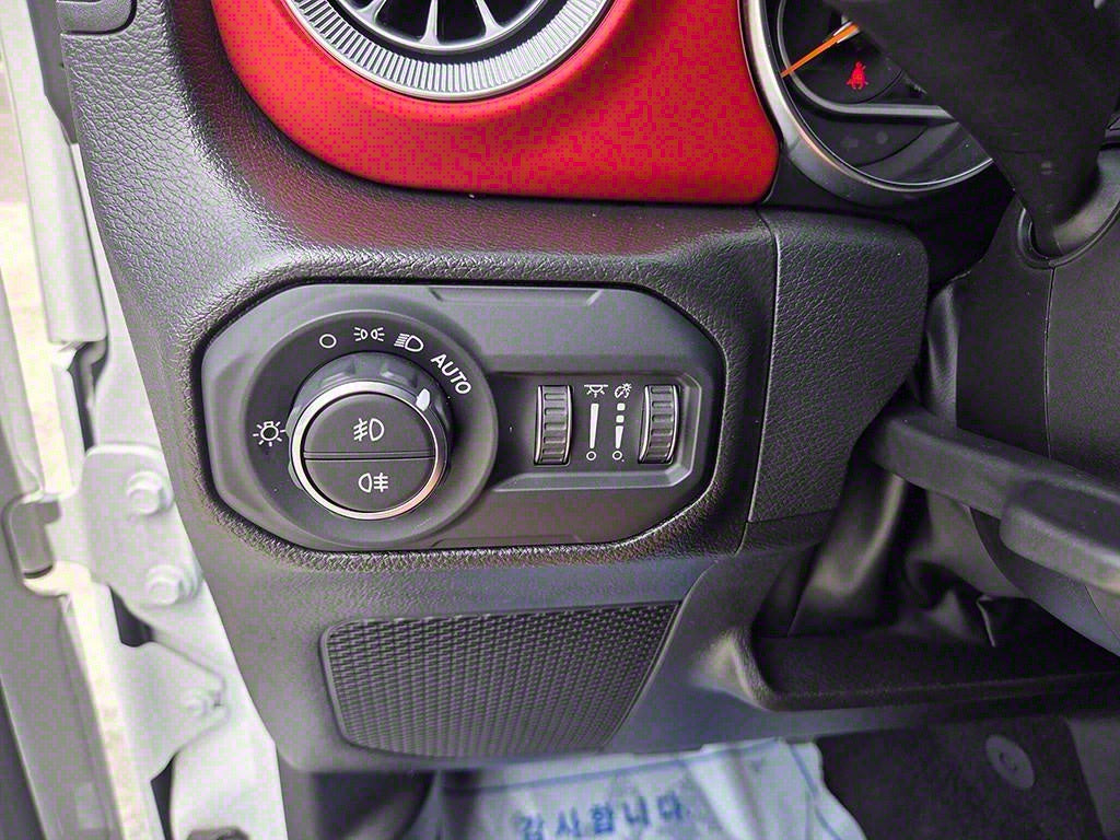 Jeep Wrangler — photo 13