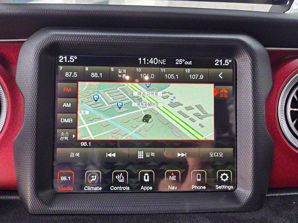 Jeep Wrangler — photo 16